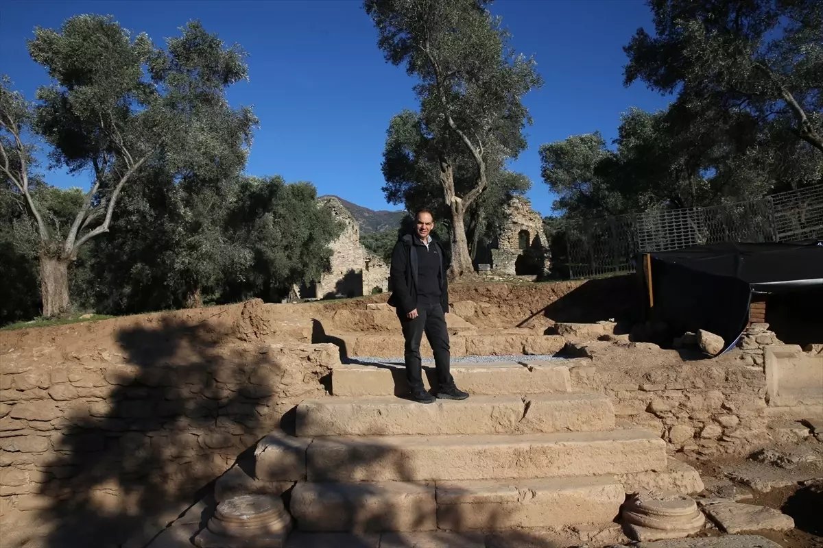 Nysa Antik Kenti'nde kütüphaneye ulaşılmasını sağlayan 1800 yıllık merdiven ortaya çıkarıldı