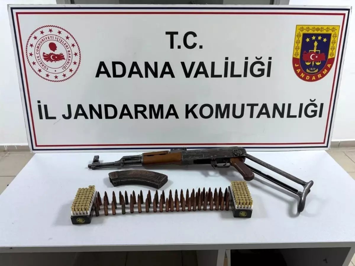 Adana'da uzun namlulu silahla yakalanan 2 şüpheli tutuklandı