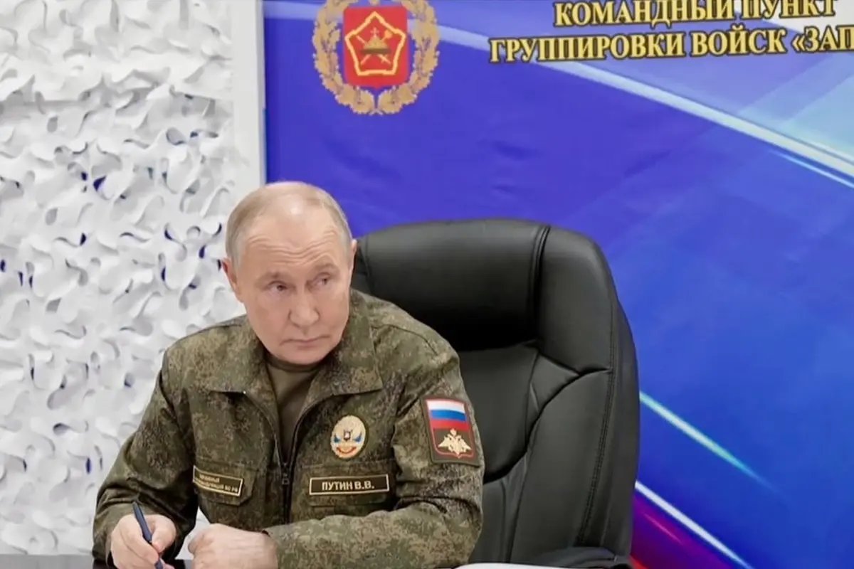 Rusya, Venezuela'daki diplomat ailelerini tahliye etmeye başladı