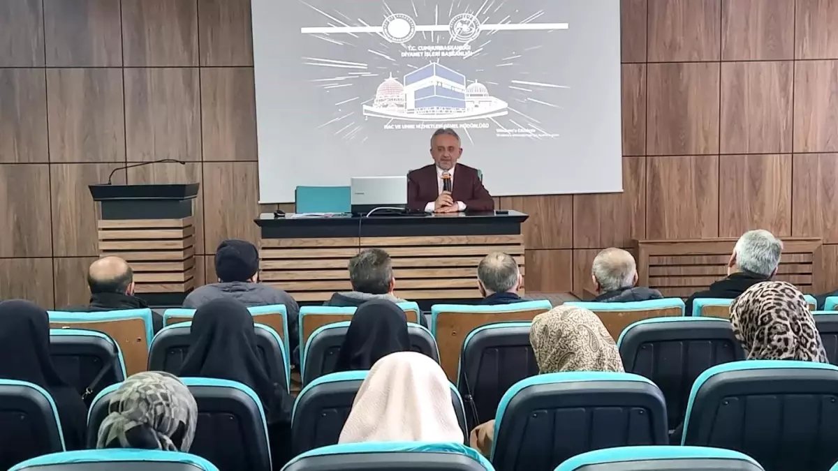 Bayburt'ta umrecilere hazırlık eğitimi verildi