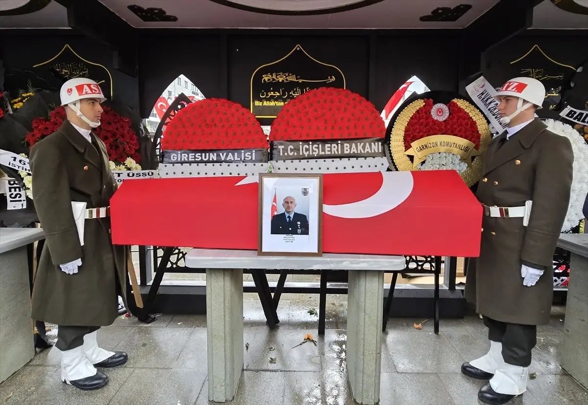 Kalp krizi geçirerek yaşamını yitiren Uzman Çavuş Ayvaz'ın cenazesi defnedildi