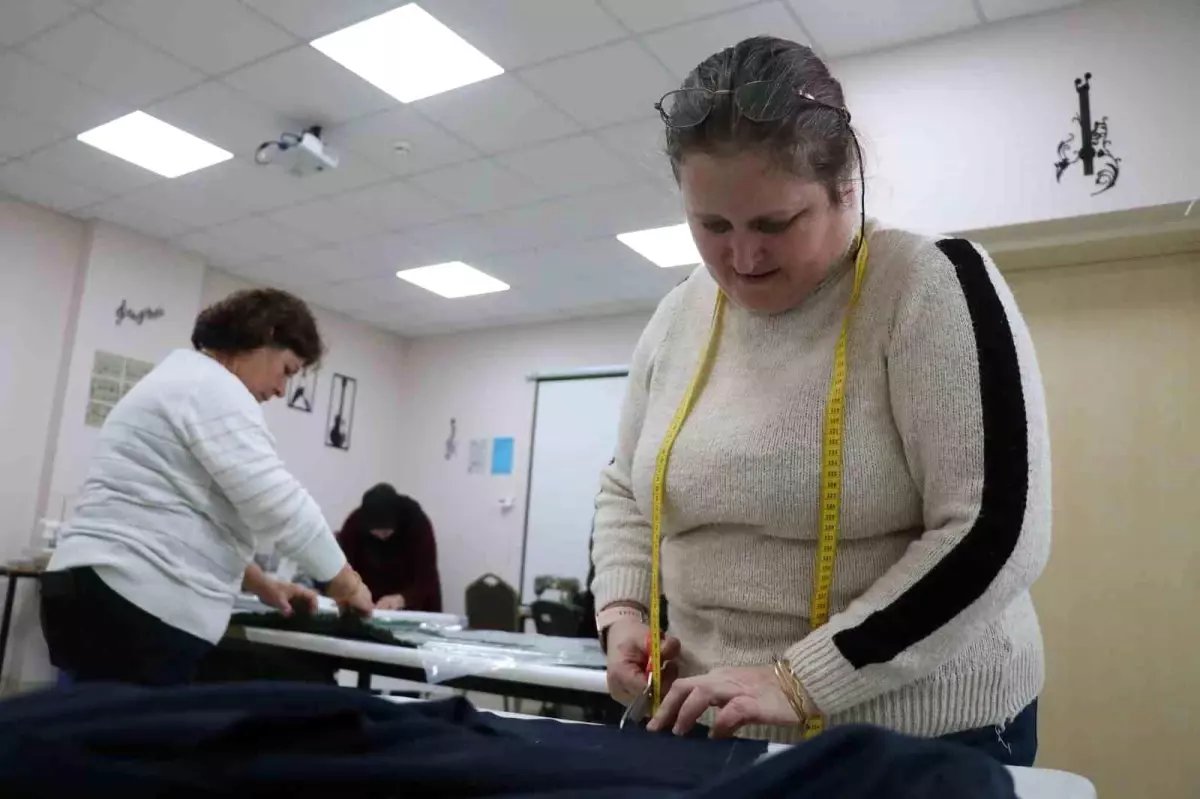 Bolu'da özel çocuklar eğitim alırken, anneleri el emeği ürünler üretiyor