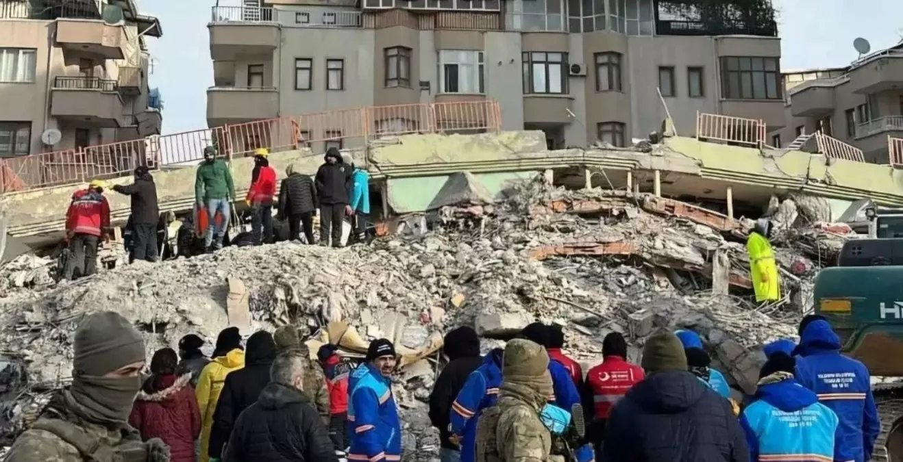 78 kişinin öldüğü Hakimbey Apartmanı davasında 4 sanık ceza aldı, 2 sanığa ise beraat