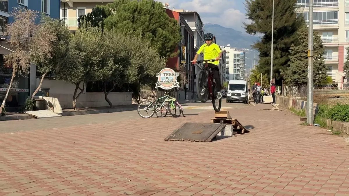 Aydın'da Bisiklet Kulübü, Mahalle Aralarında Türkiye Dereceleri Elde Ediyor