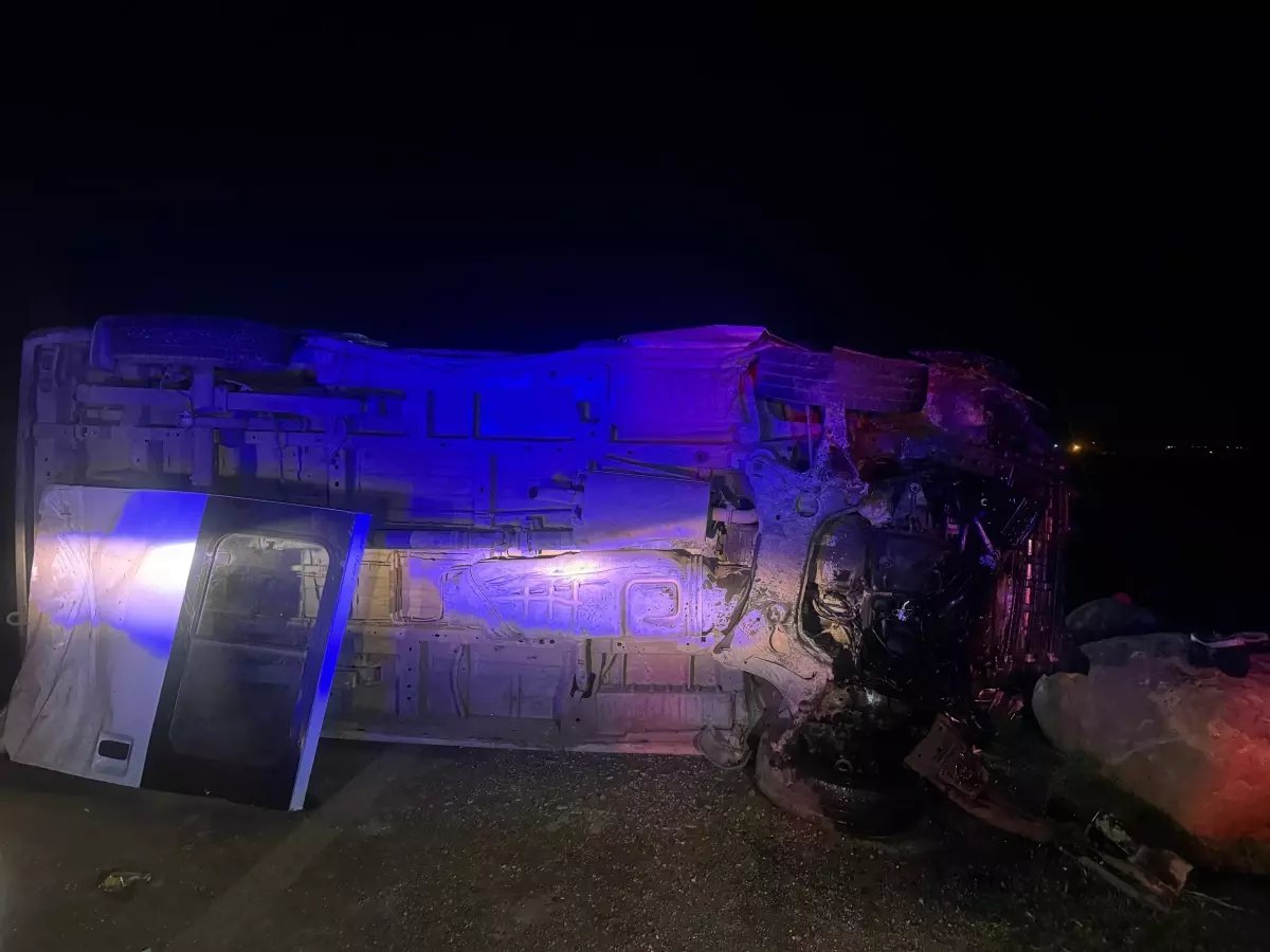 Diyarbakır'da işçi servisi minibüsü devrildi: 16 yaralı