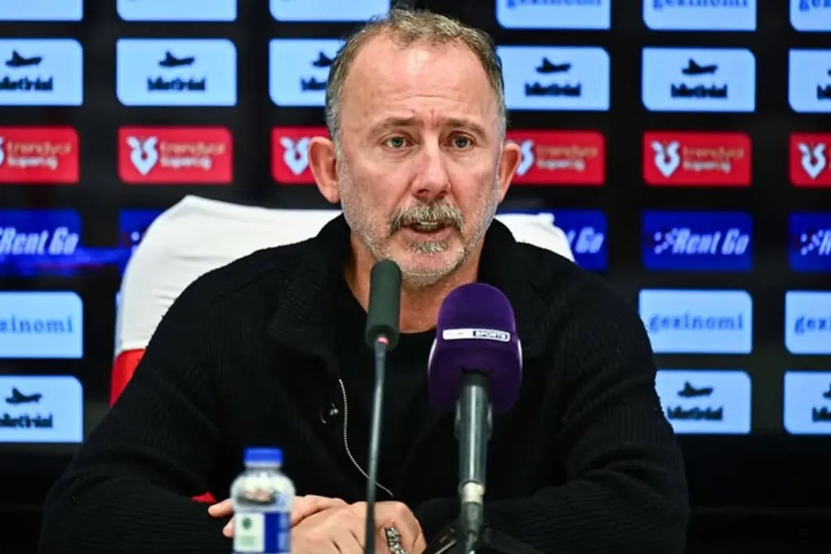 Beşiktaş iki futbolcunun kalemini kırdı: Kendinize kulüp bulun