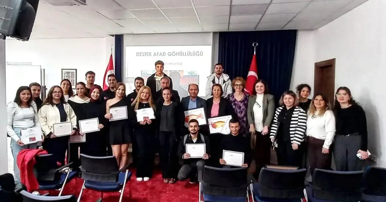 Eğitimleri tamamladılar, AFAD gönüllüsü oldular