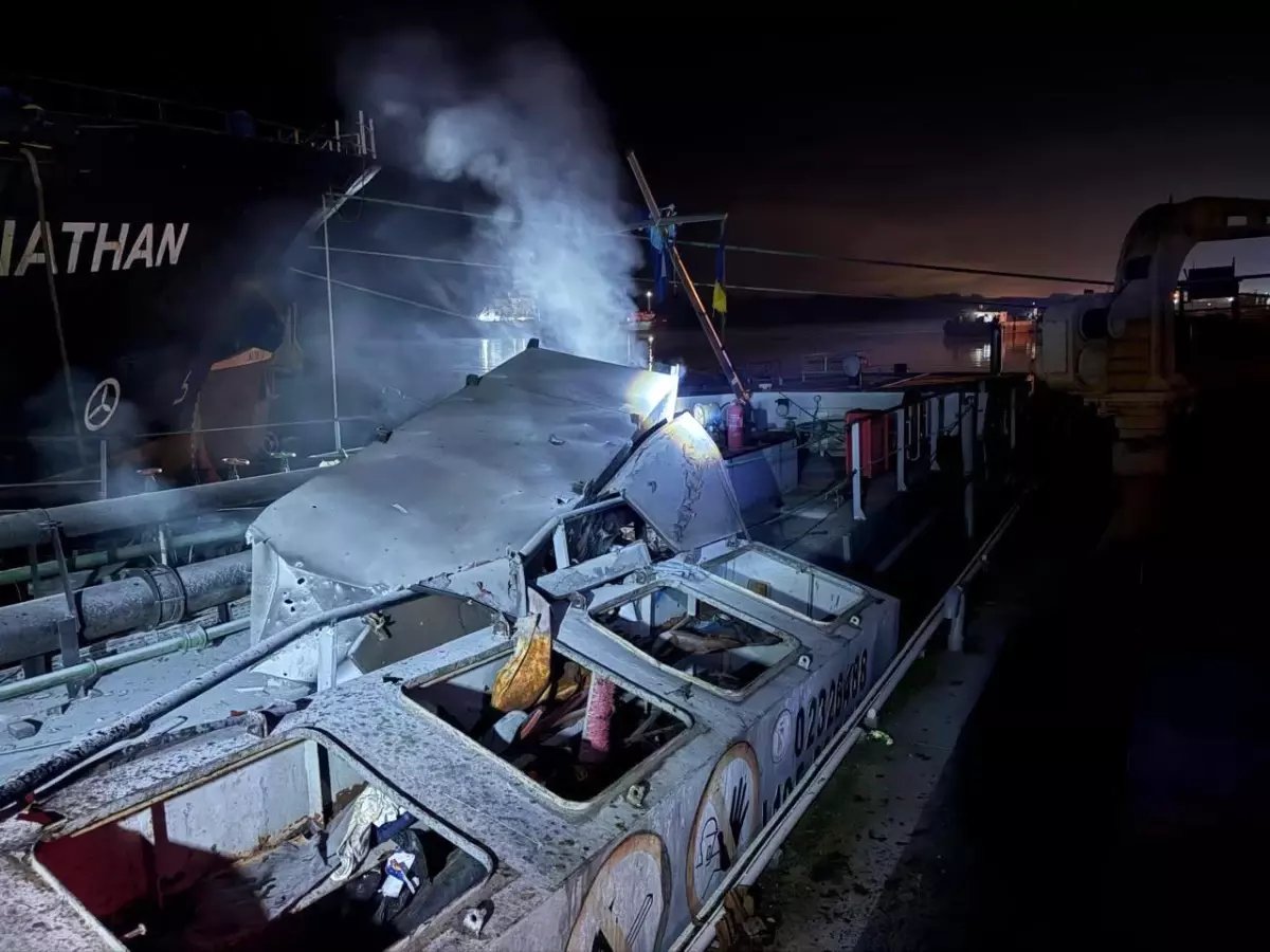 Ukrayna: "Rusya'nın gece düzenlediği saldırılar Slovakya, Palau ve Liberya bayraklı gemilere zarar verdi"