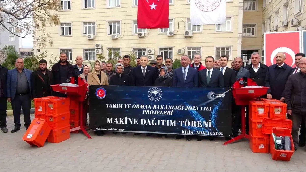 Kilis'te üreticilere hibe destekli tarım ve hayvancılık ekipmanları dağıtıldı