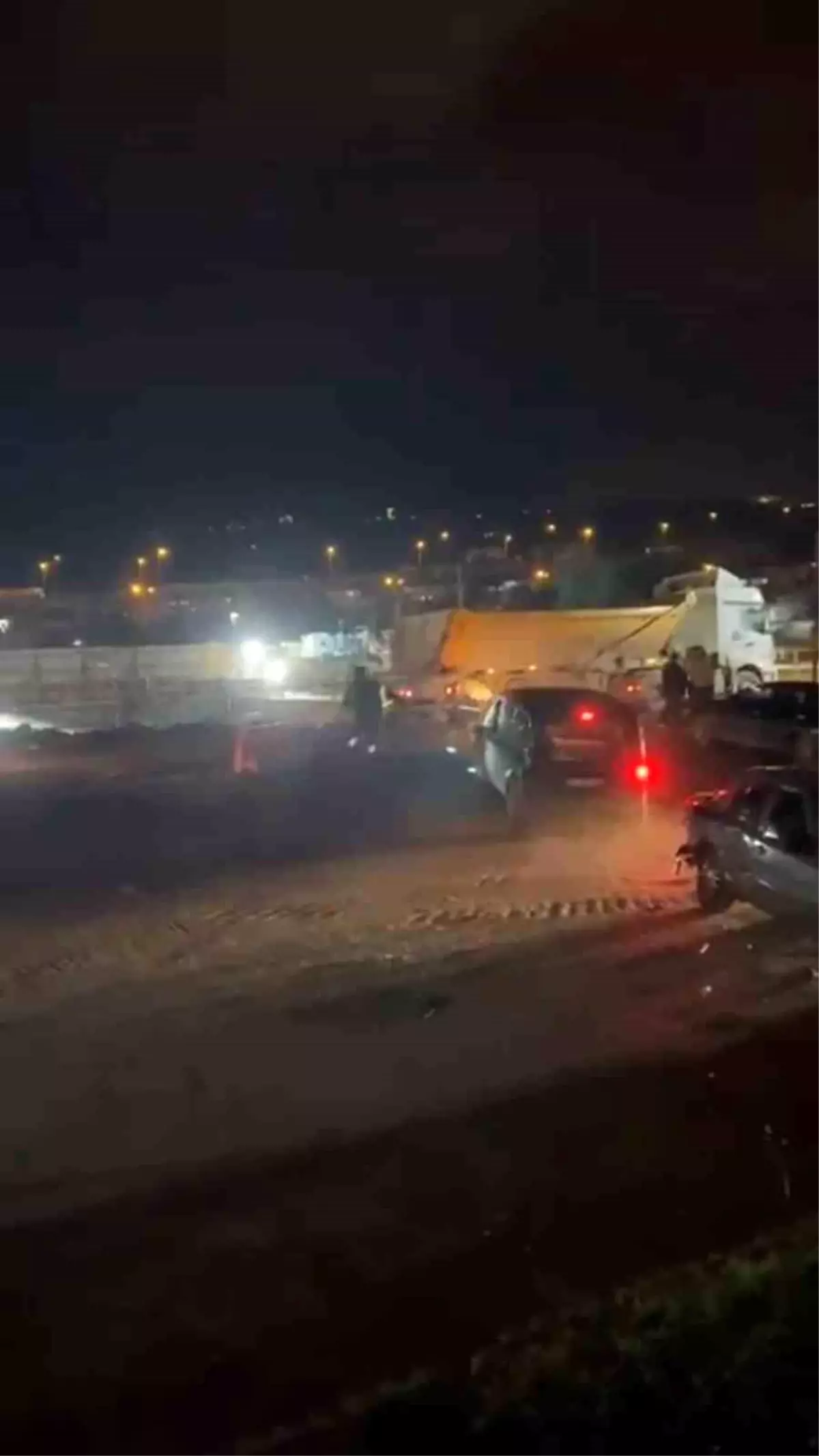 Öfkelenen sürücü ortalığı birbirine kattı