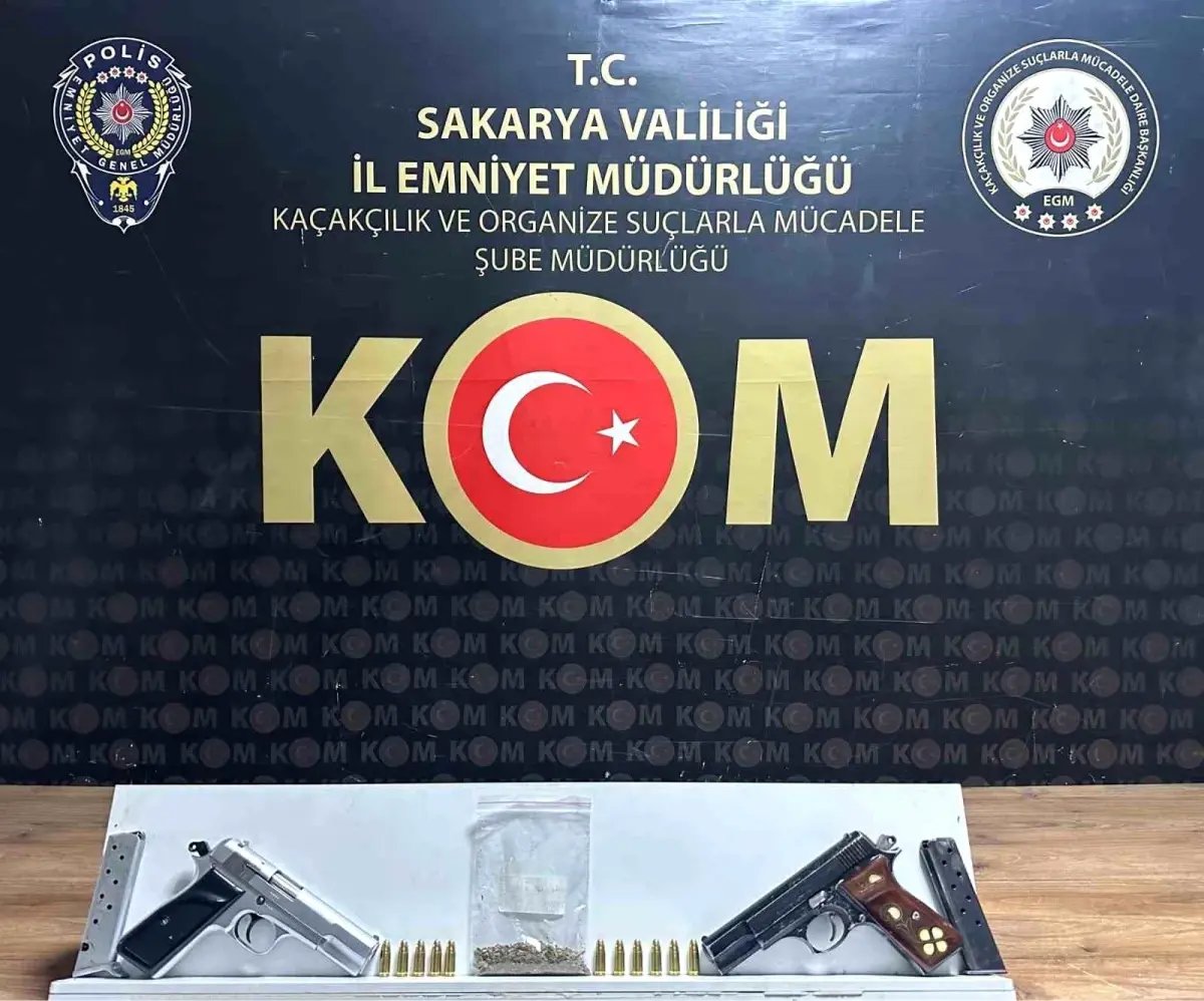 Polisten 4 ayrı operasyon: 8 ruhsatsız silah ele geçirildi, 4 şüpheli gözaltına alındı