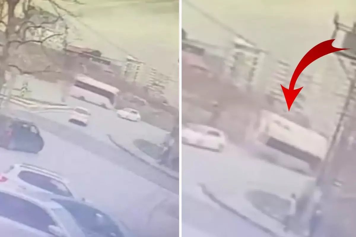 Esenyurt'ta 4 kişinin hayatını kaybettiği, işçi servisinin devrilme anı kamerada