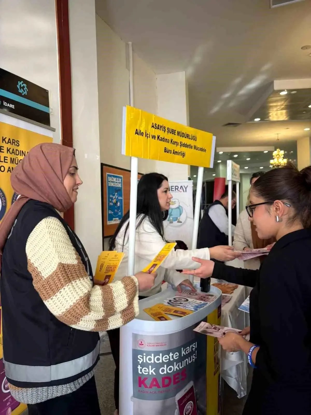 Kars'ta Öğrencilere KADES uygulaması anlatıldı