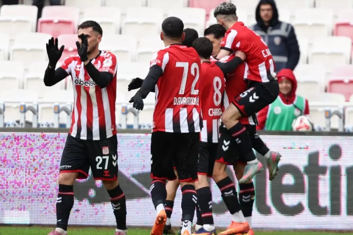 -5 derecede kritik 3 puan! Sivasspor galibiyeti hatırladı