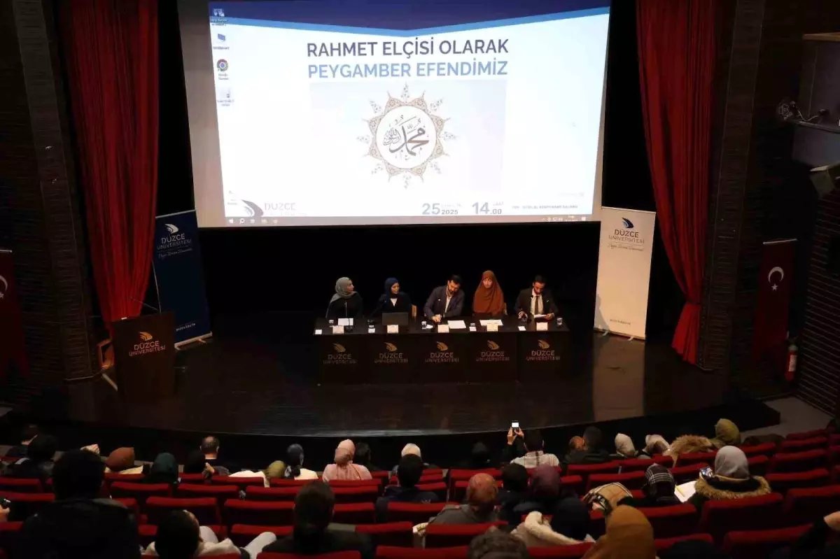 Fakülte öğrencileri, Peygamber Efendimizi anlattı: "Peygamber sevgisi ailede bir kimlik inşası"