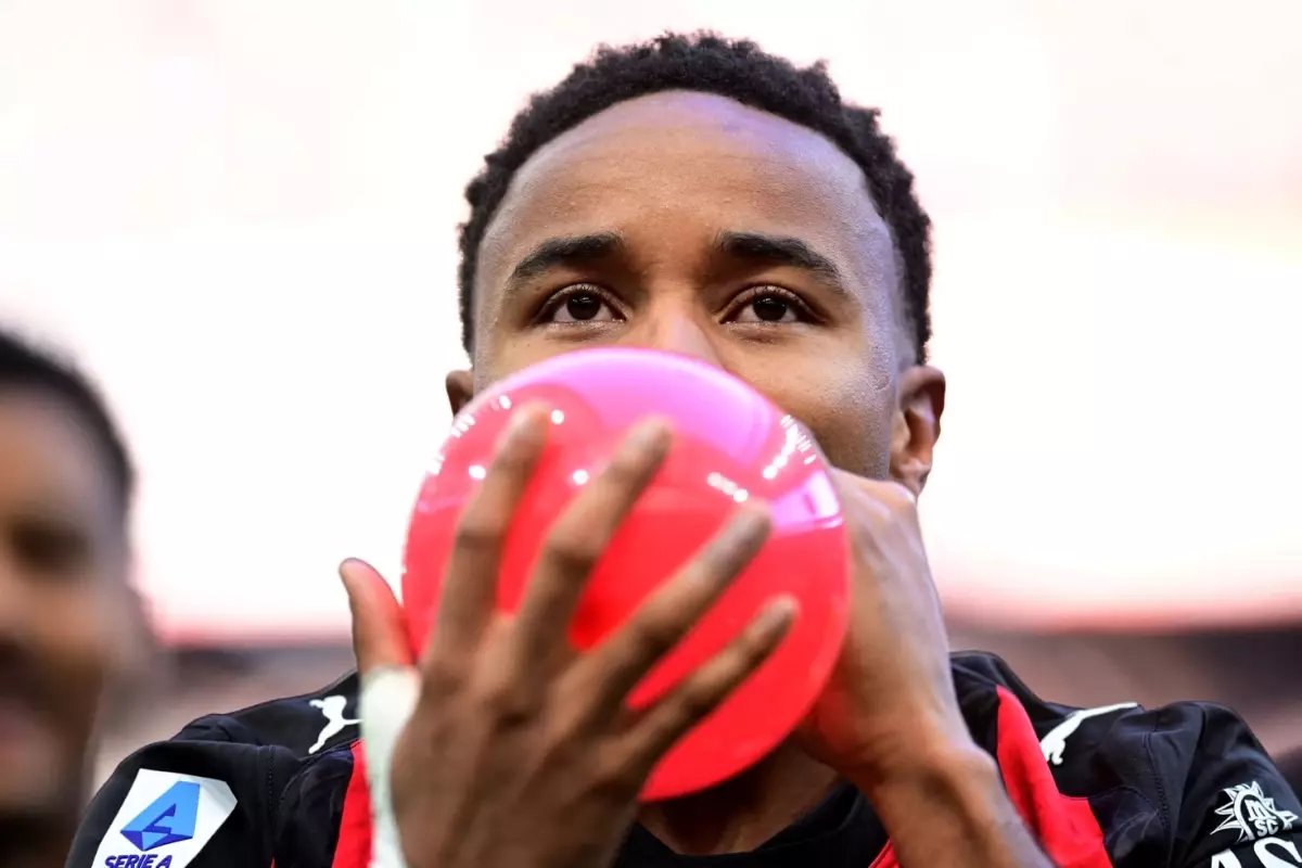 Fenerbahçe ve Galatasaray'la anılan Nkunku takımını tek başına sırtladı