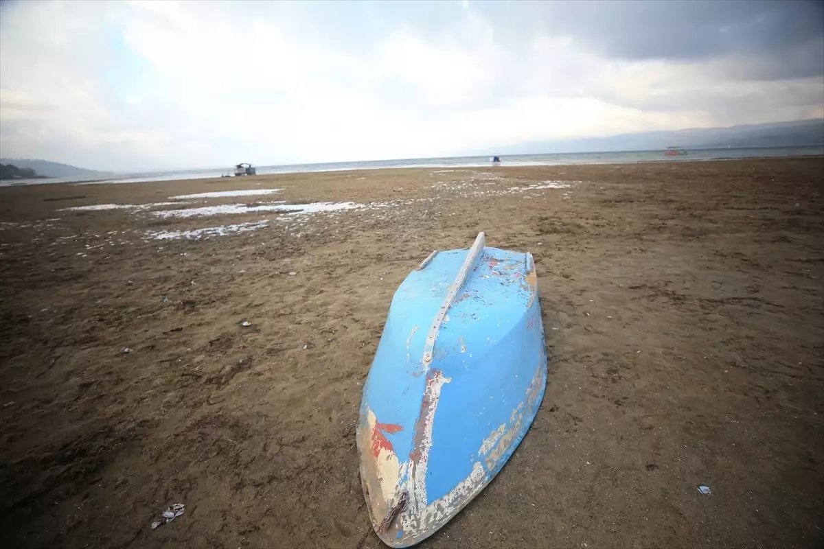 SAPANCA GÖLÜ ALARM VERİYOR - Sapanca Gölü'ndeki kuraklık tehdidi, bölge sakinlerini endişelendiriyor