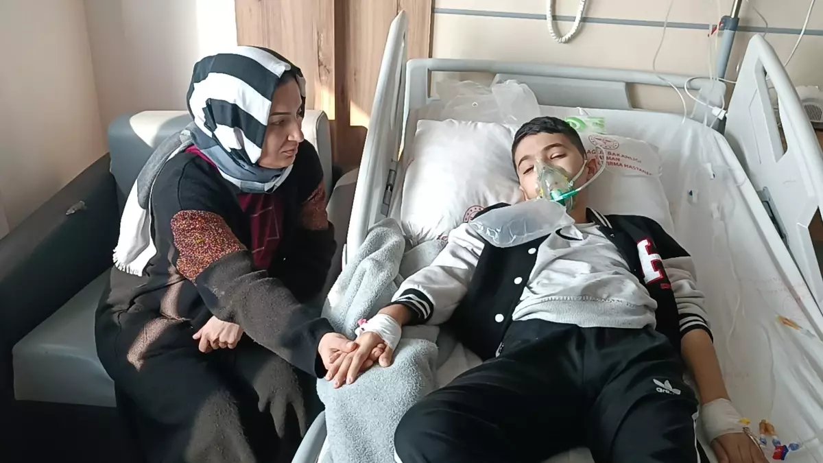 Batman'da 54 Gün Öksürük Nöbeti Geçiren Çocuk İstanbul'a Sevk Edildi