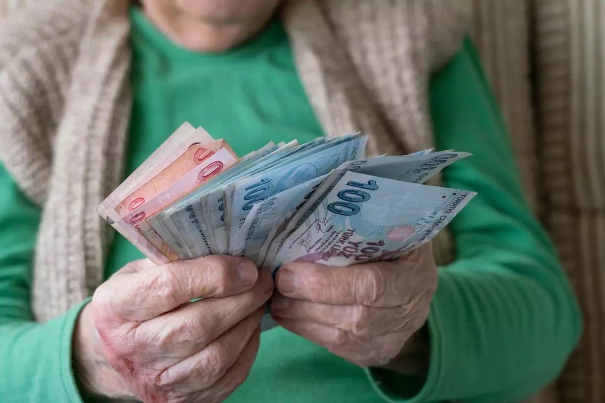 Asgari ücreti nokta atışı bilen uzman emekli zammı için rakam verdi