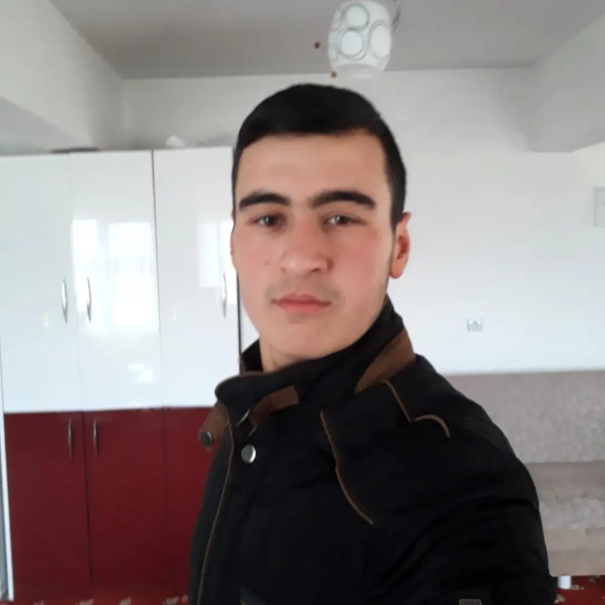 Denizli'de yem kırma makinesinde çalışma yapan 26 yaşındaki genç şafta takılması sonucu öldü