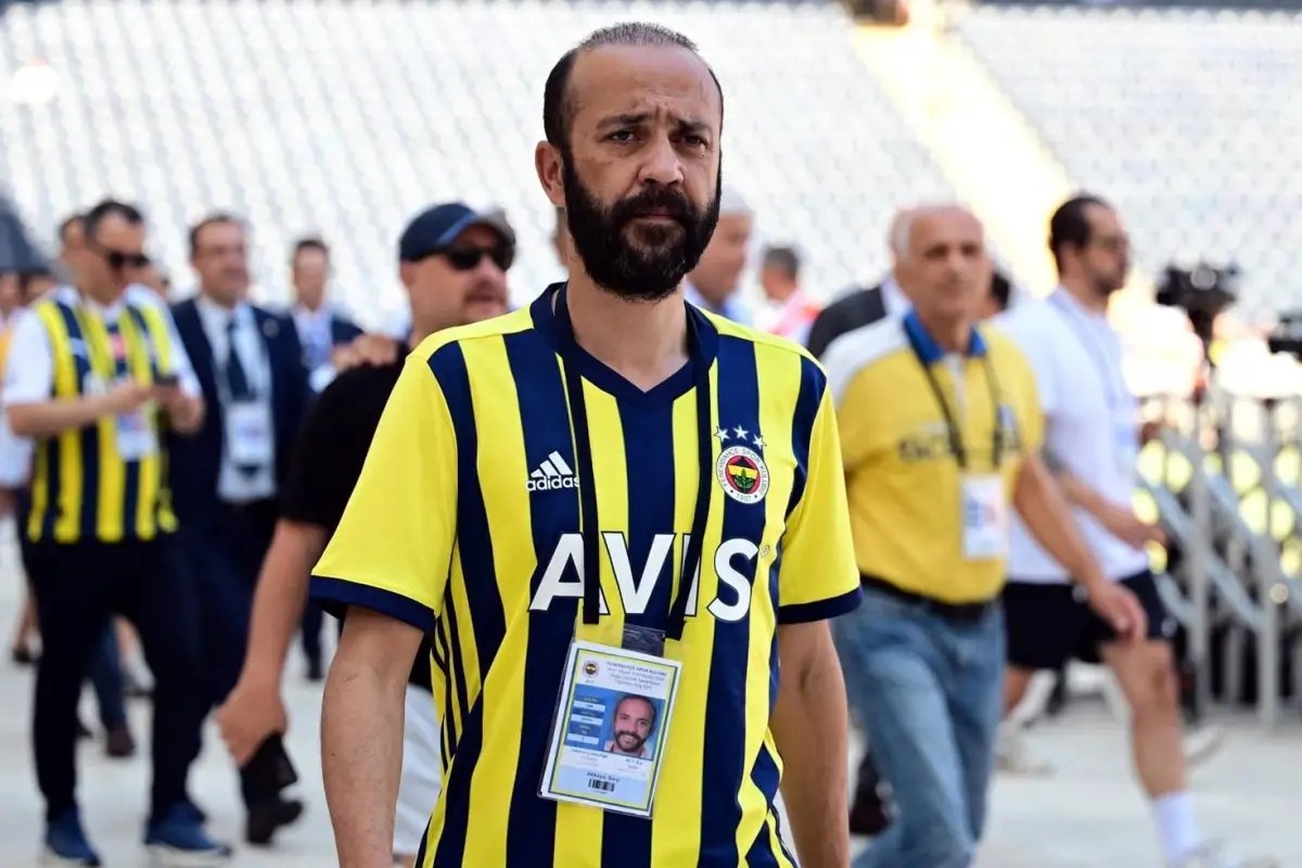 Fenerbahçeli ünlü oyuncunun tek kelimelik Galatasaray paylaşımı olay oldu