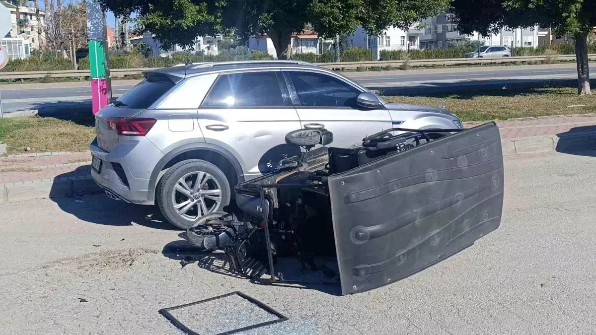 Üç tekerlekli motorlu bisiklet Otomobille çarpıştı: 1 yaralı