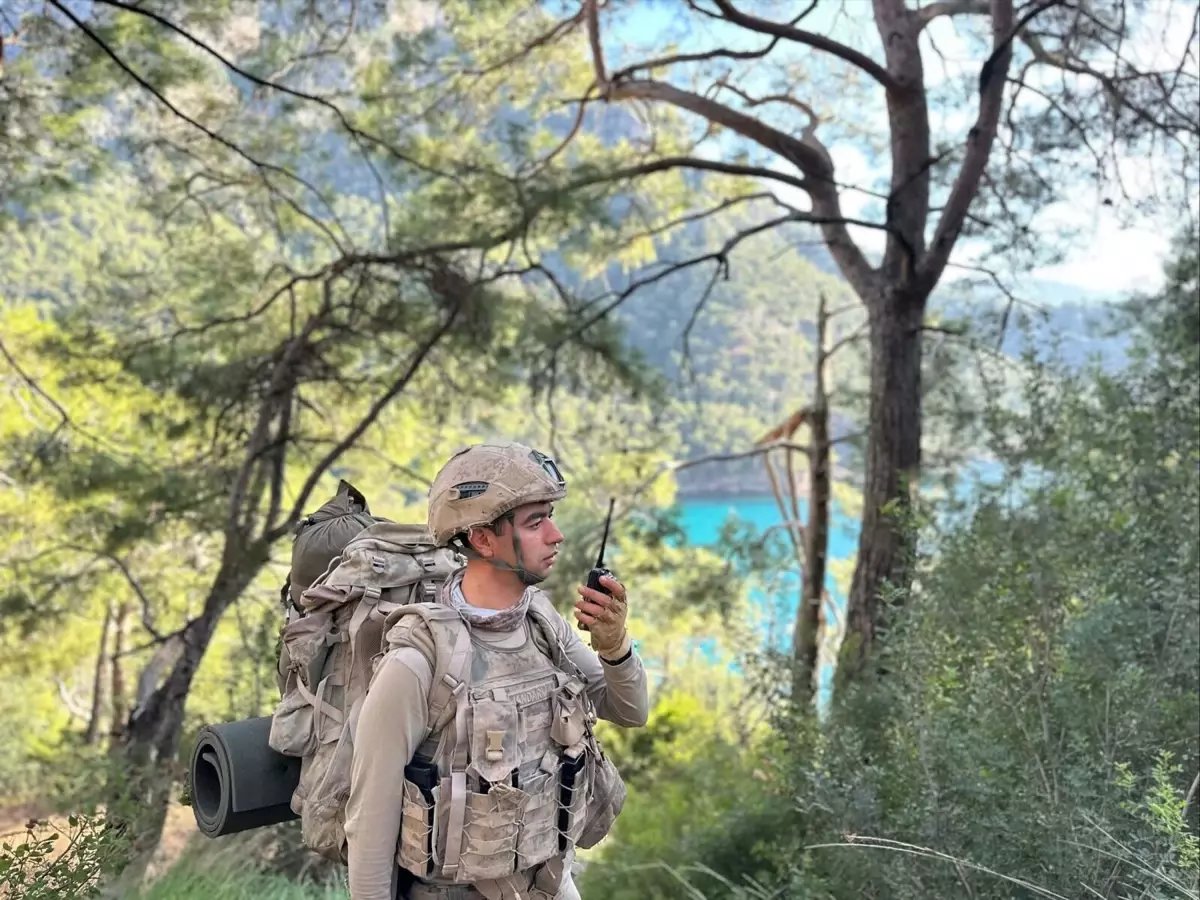 Muğla'da İHA ve helikopter destekli operasyonda 23 şüpheli yakalandı