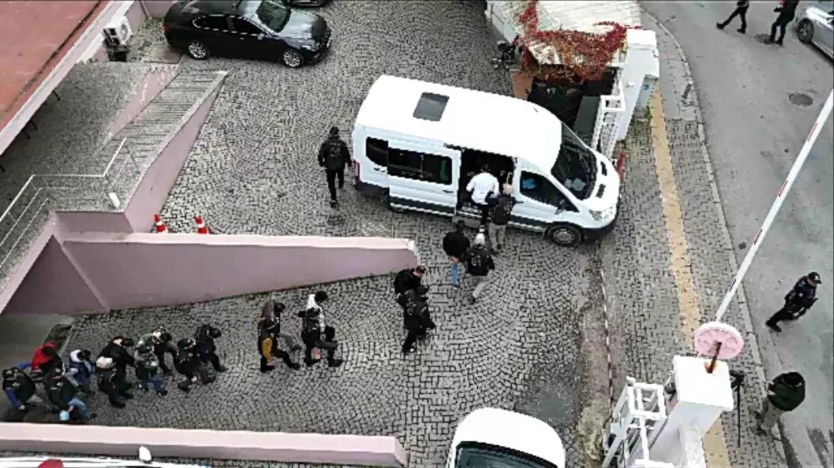 İzmir'de DEAŞ operasyonu: 40 gözaltı