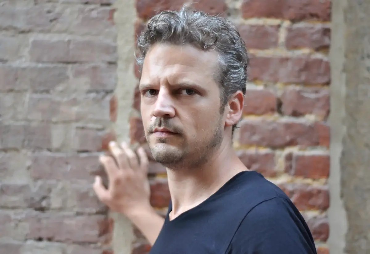 Şişli'de kasklı saldırgan, yönetmen Seren Yüce'yi silahla yaraladı