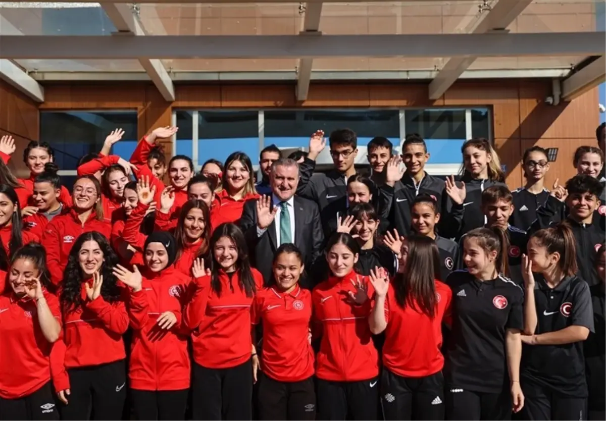 Bakan Bak: 2025'te 7 bin 474 madalya kazanan milli sporcularımızla gurur duyuyoruz