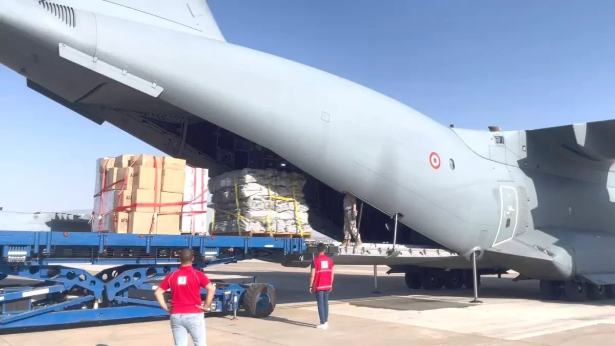 MSB: TSK, yardım eli uzatılması gereken her noktada görev yaptı