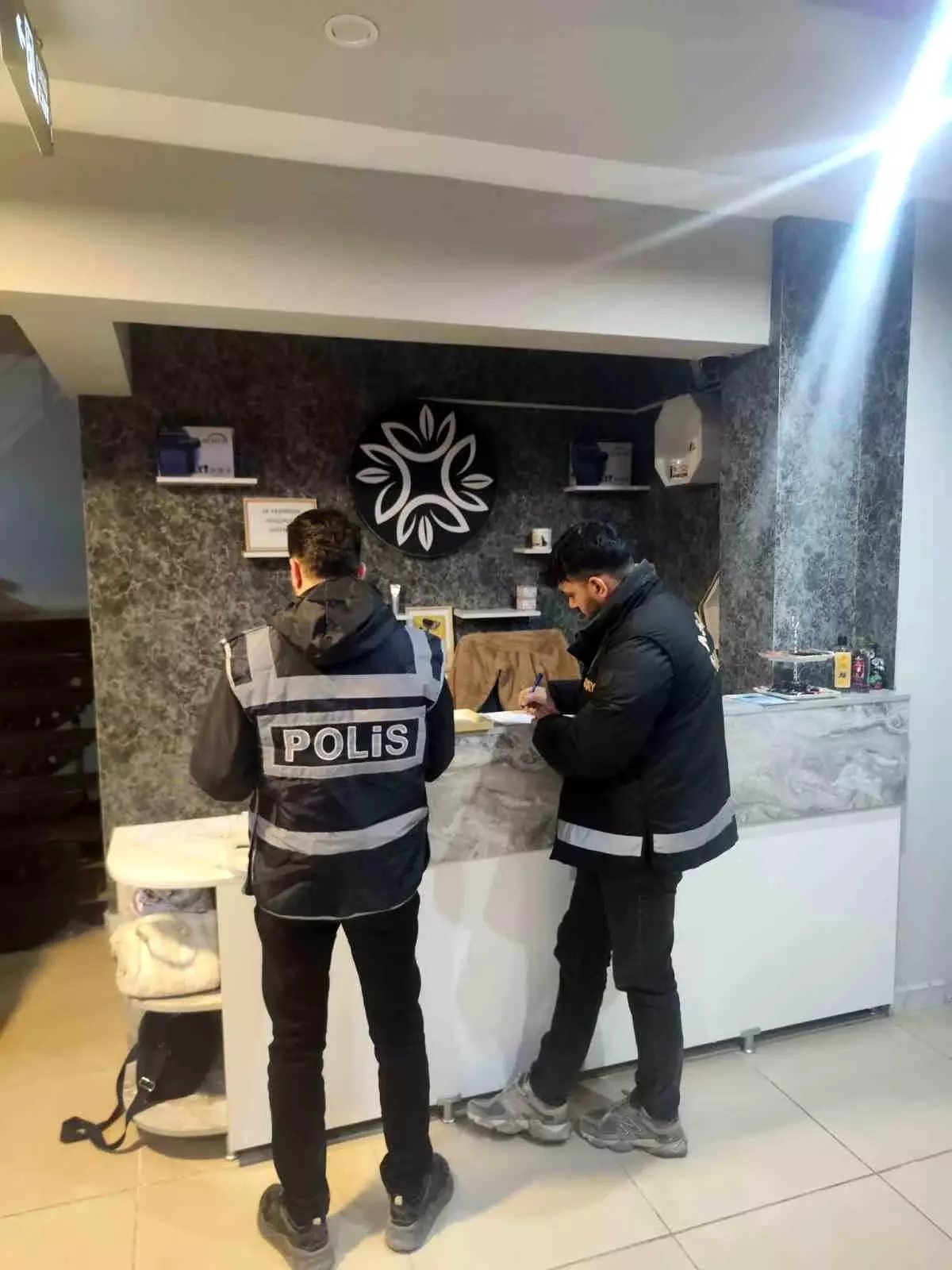 Hatay'da masaj ve spa salonlarına denetim: 4 iş yeri mühürlendi