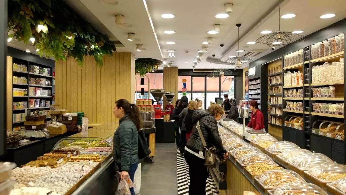 Kuru yemişçilerde yeni yıl yoğunluğu