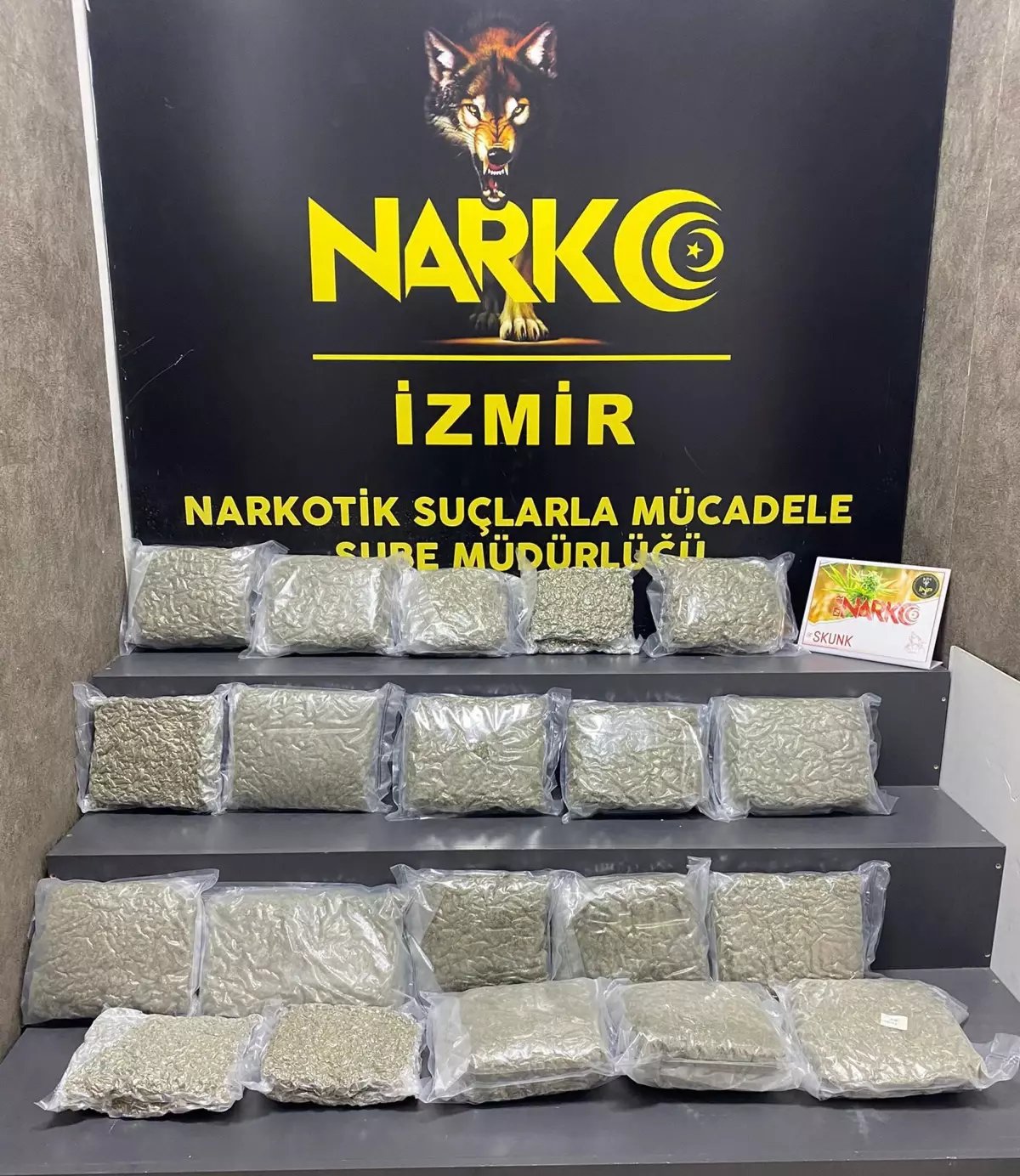 İzmir'de 21 kilo 200 gram skunk ele geçirildi, 1 şüpheli tutuklandı