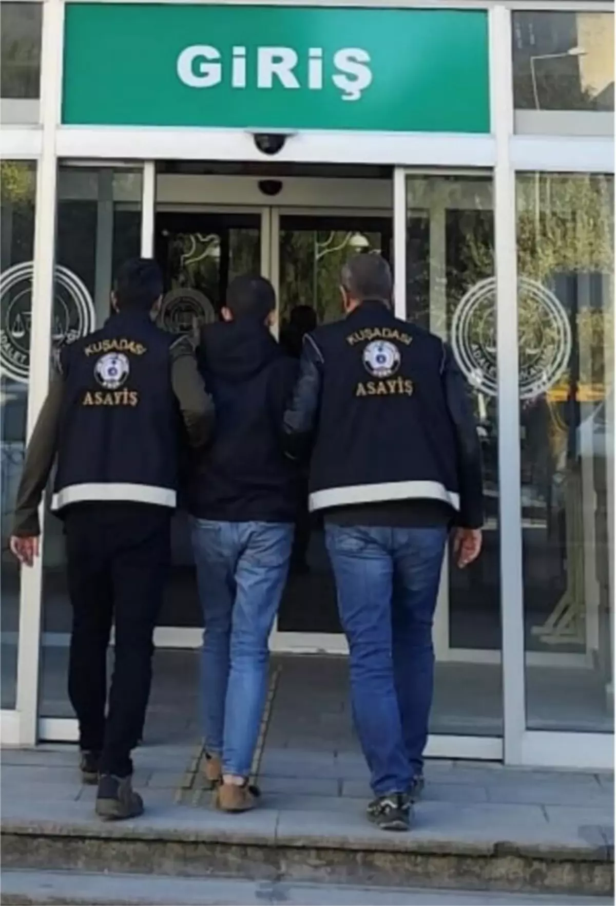 Aydın'da 9 yıl 2 ay kesinleşmiş hapis cezasıyla aranan firari yakalandı