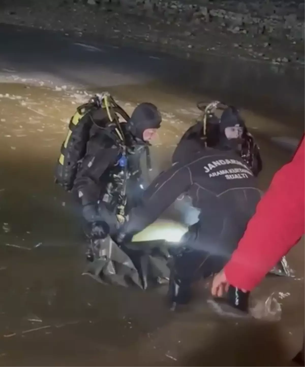 Mardin'de kayıp 2 çocuğun, yüzeyi buz tutan gölette cansız bedenleri bulundu