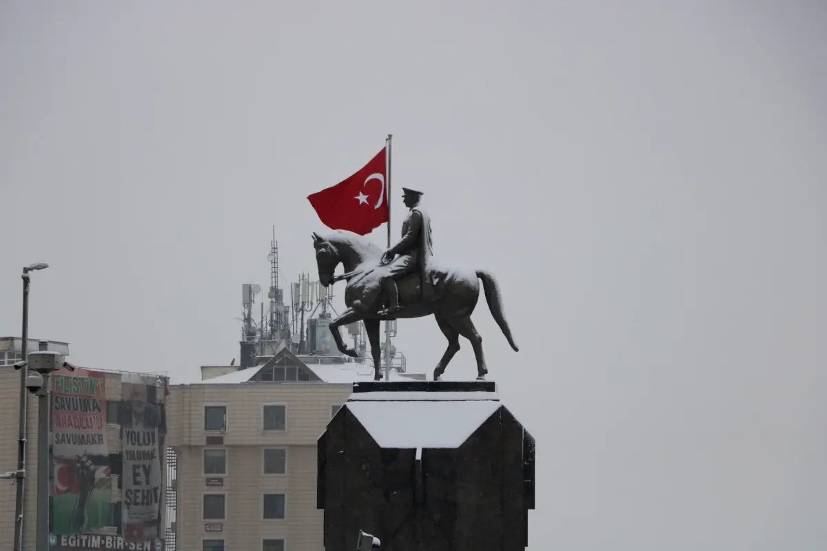 Kayseri'de kar etkili oldu