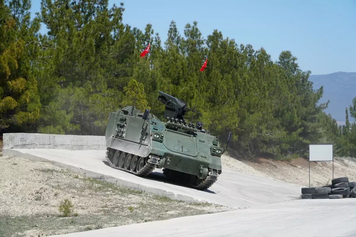 MSB'den Kara Kuvvetleri'ne elektrikli zırhlı personel taşıyıcı teslimatı