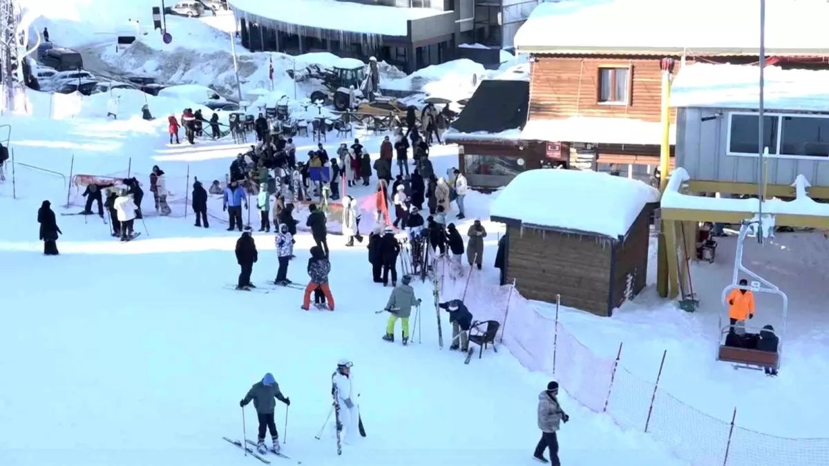 Uludağ rengarenk, sömestr cümbüşü yaşanıyor..
