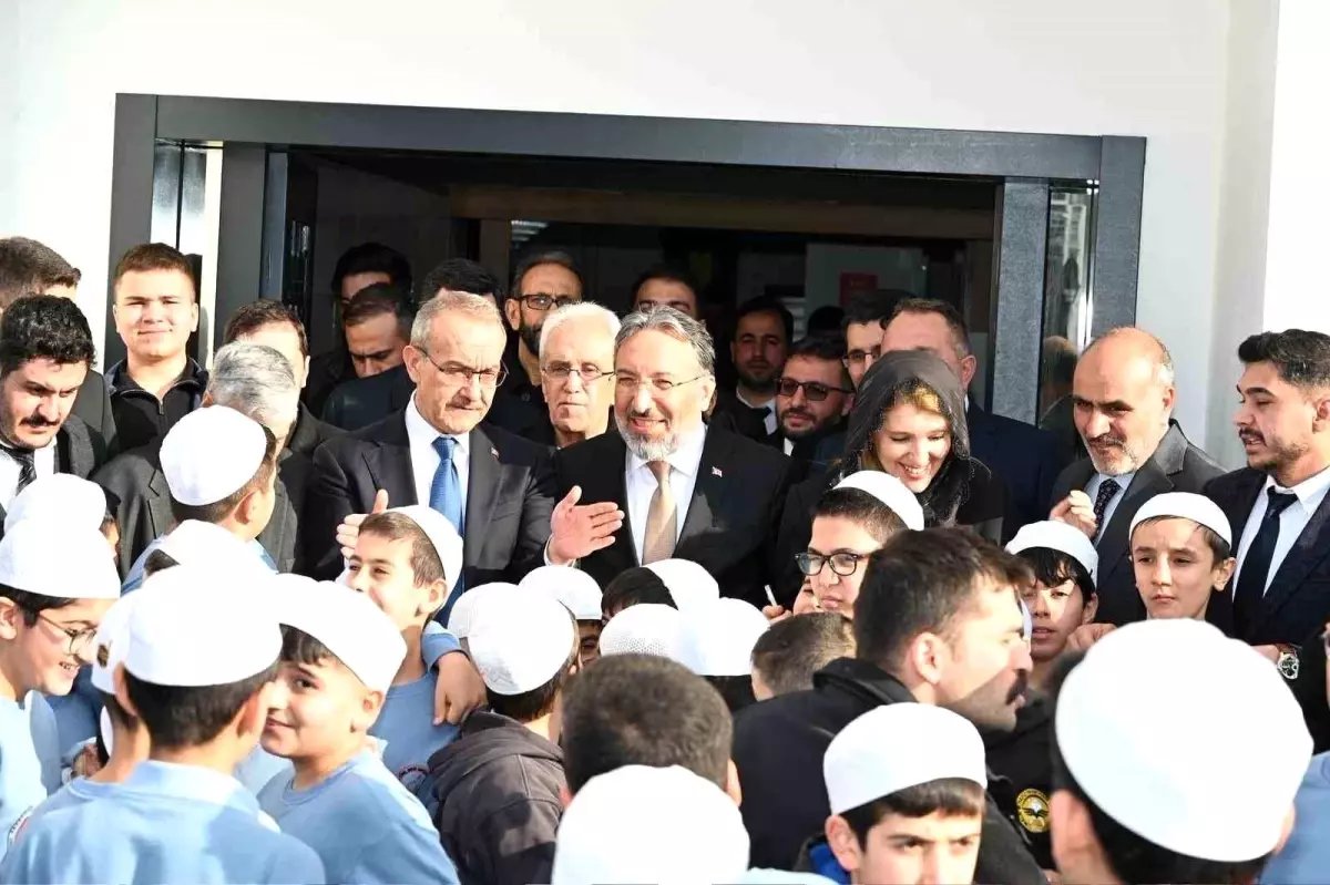 Kubbetü's-Sahra Camii Malatya'da ibadete açıldı