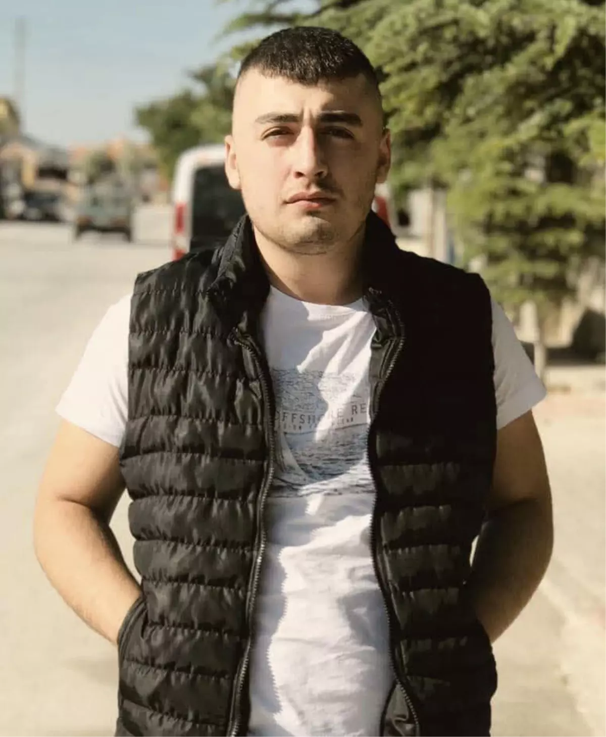 Kız kardeşini öldürüp, annesini yaraladıktan sonra intihar etti