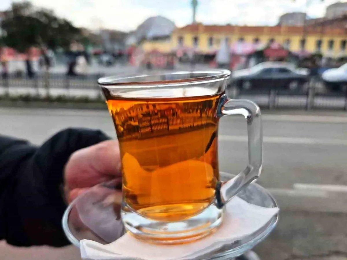 Ayaz vurdu, fincanlar kış çayıyla doldu