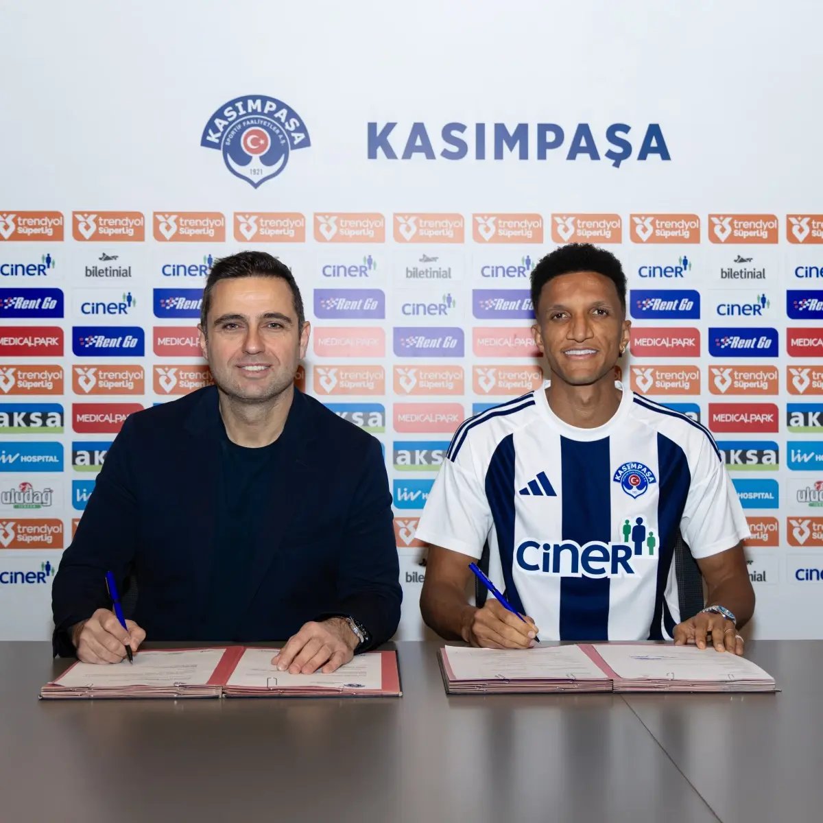 Fenerbahçe'de Rodrigo Becao, Kasımpaşa'ya kiralandı / Fotoğraf eklendi