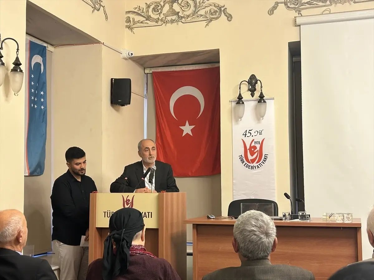 Türk Edebiyatı Vakfının "Yazı Editörlük ve Medya Kursu" yeni mezunlarını verdi