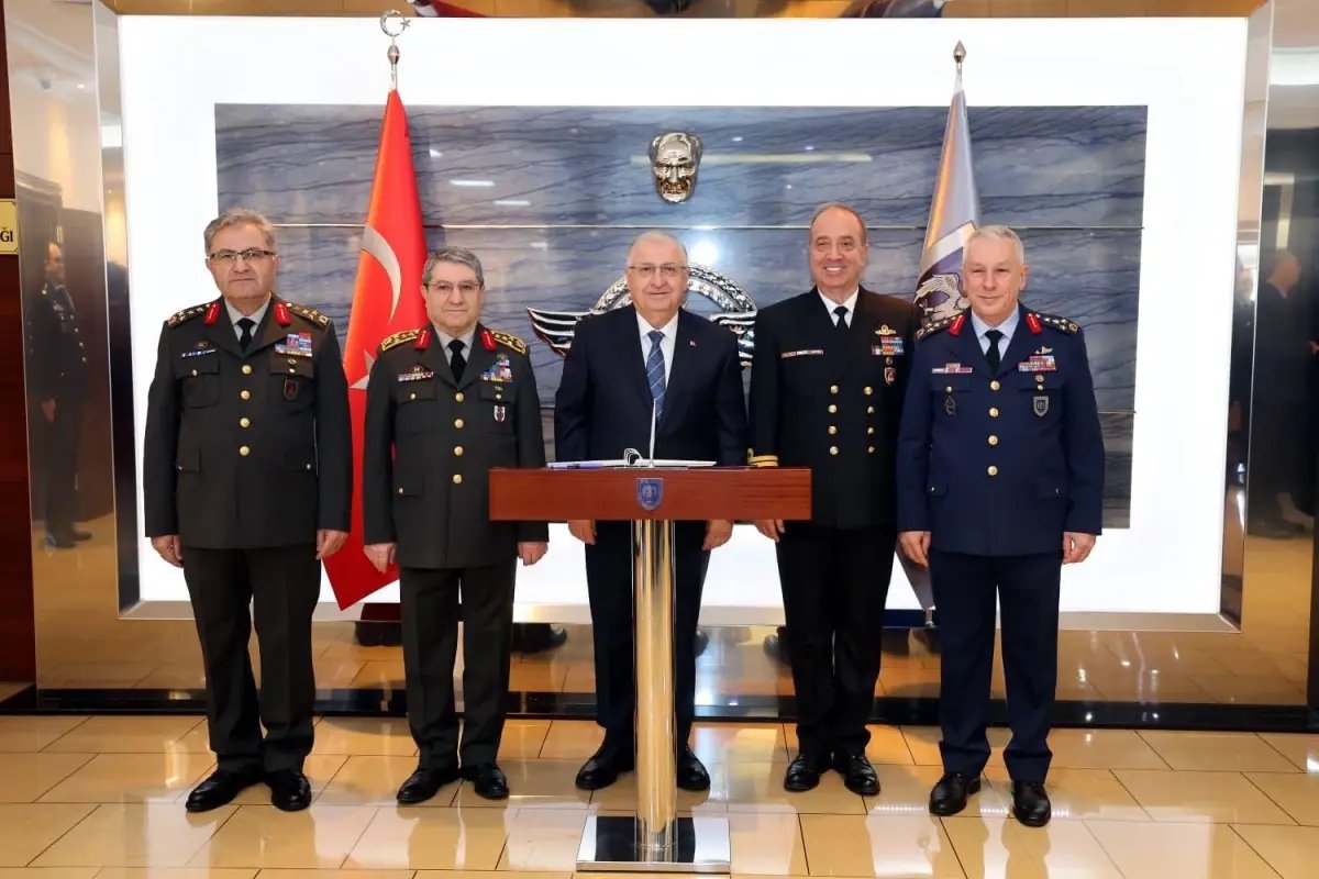 Bakan Güler, Hava Kuvvetleri Yıllık Değerlendirme Toplantısı'na katıldı