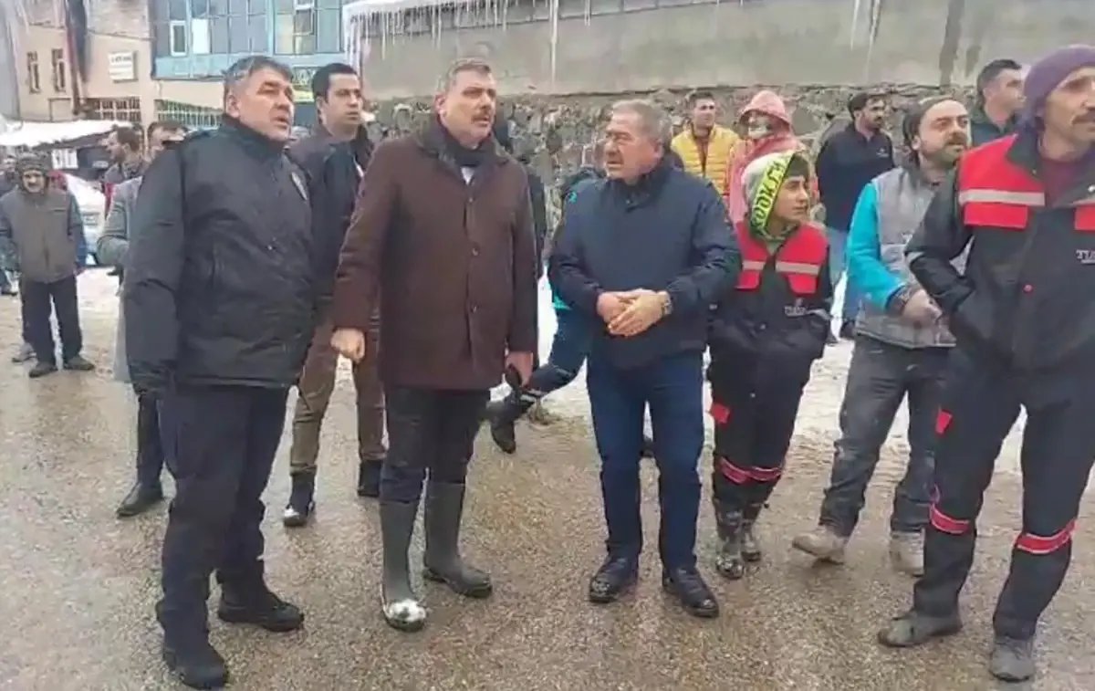 Erzurum'da İş Yerinde Patlama Sonrası Yangın: 1 Yaralı, 4 Dumandan Etkilendi