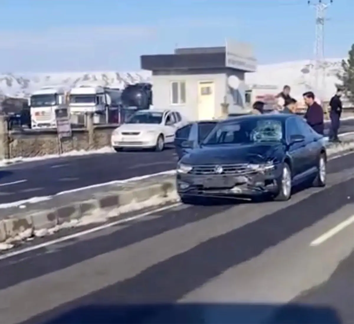 Metrelerce havaya fırlayan yaya hayatını kaybetti, kaza anı kameraya yansıdı