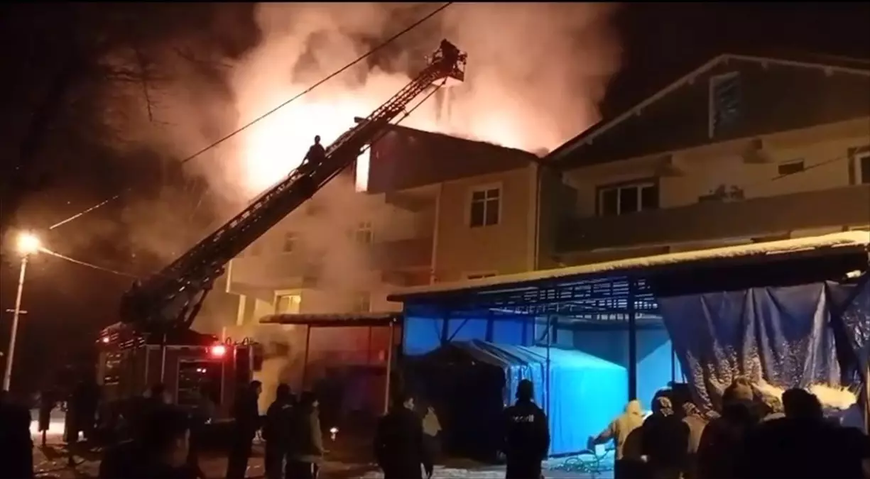 Zonguldak'ta bir evin çatı katında çıkan yangın söndürüldü