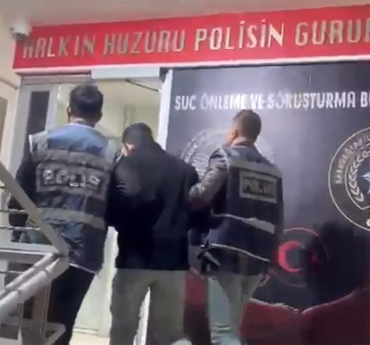 Firari Hükümlü İzmir'de Konteynerde Yakalandı