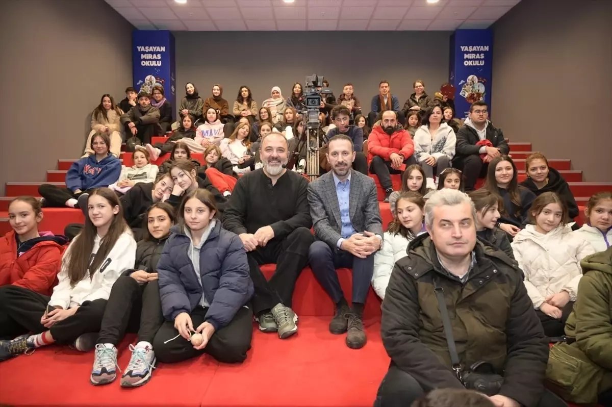 Ankara'da "Yaşayan İnsan Hazineleri Gençlerle Buluşuyor" programı düzenlendi